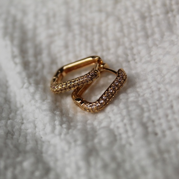 Gold Oval Pave Simulated Diamond Huggie Hoop Earring - Picture 4 of 6